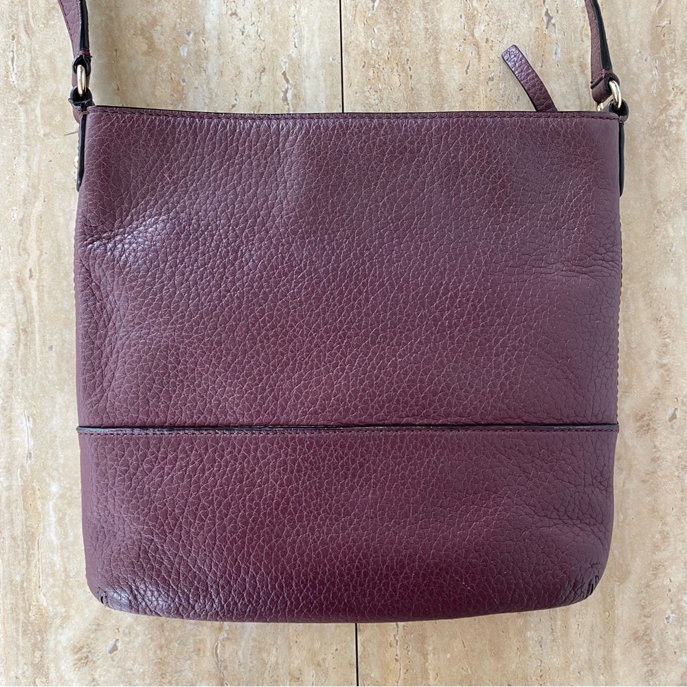 KATE SPADE Purse Bay Street Cora Slim Crossbody Bag Pebbled Leather Mulled Wine - Picture 2 of 6